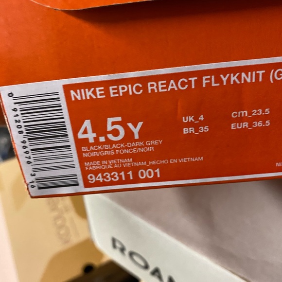 NEW Black & Dark Gray Epic React Flyknit Sneaker - Picture 8 of 8